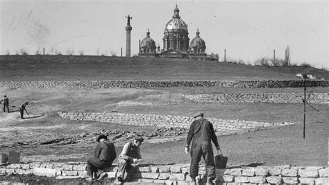 Historic photos of the Iowa State Capitol in Des Moines