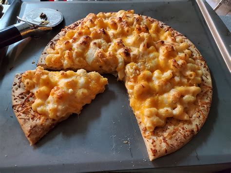 [Homemade] Macaroni and Cheese Pizza : food