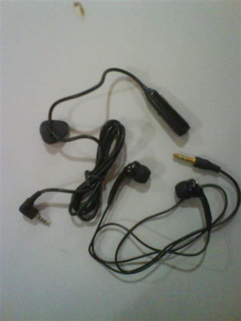 Handset Accessories: Nokia Stereo Portable Handfree