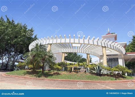 Tropical Luxury Resort Entrance Stock Photo - Image of outdoors, holiday: 14636024