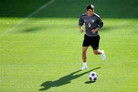 Former Barcelona and Real Madrid striker Javier Saviola returns to ...