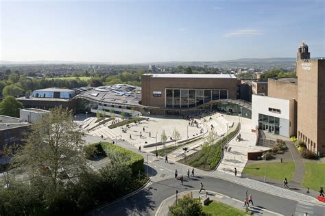 Exeter hits top ten in The Complete University Guide | The Exeter Daily