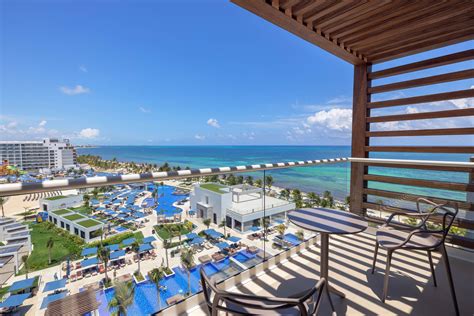 Luxury Accommodations | Royalton Splash Riviera Cancun