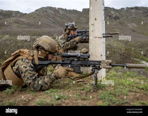 U.S. Marines with 3d Littoral Combat Team, 3d Marine Littoral Regiment ...