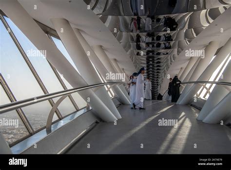 Sky bridge Kingdom Tower building Riyadh Saudi Arabia Stock Photo - Alamy