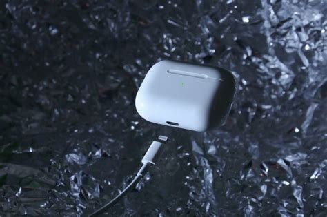 How Long Do AirPods Take to Charge: What You Need to Know | Headphonesty