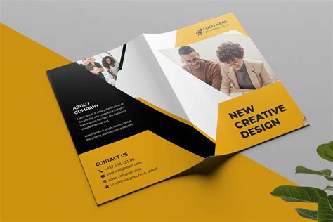 Bi-fold Brochure design template | Creative Market