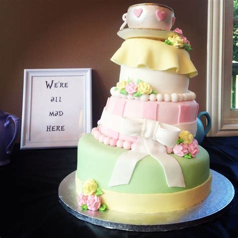 The gorgeous Alice in wonderland baby shower cake. YUM! #aliceinwonderland | Baby shower ...