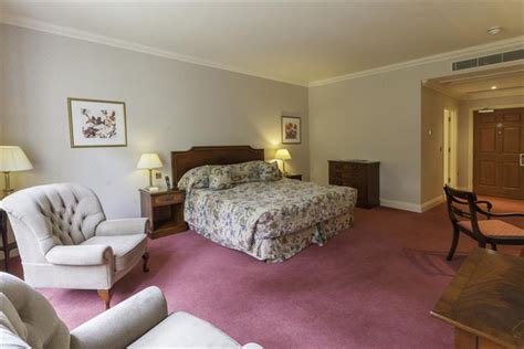 Luton Hoo Hotel Golf and Spa, Hyde - Compare Deals