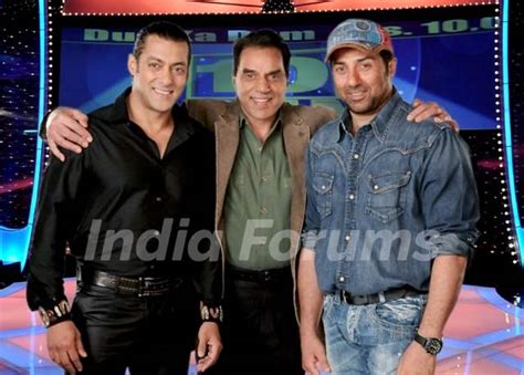 Salman Khan with Dharmendra and Sunny Deol Photo