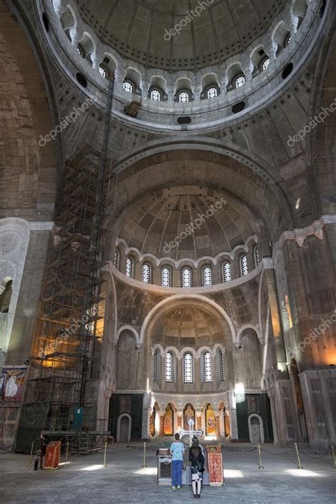 Church Of Saint Sava Interior, Belgrade, Serbia – Stock Editorial Photo © czgur #95049376