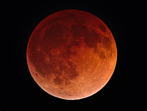 Lunar Eclipse 2022: How And When To See The Blood Moon in the UK