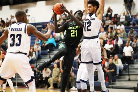 Forward Nuni Omot steps up on the hardwood - The Baylor Lariat