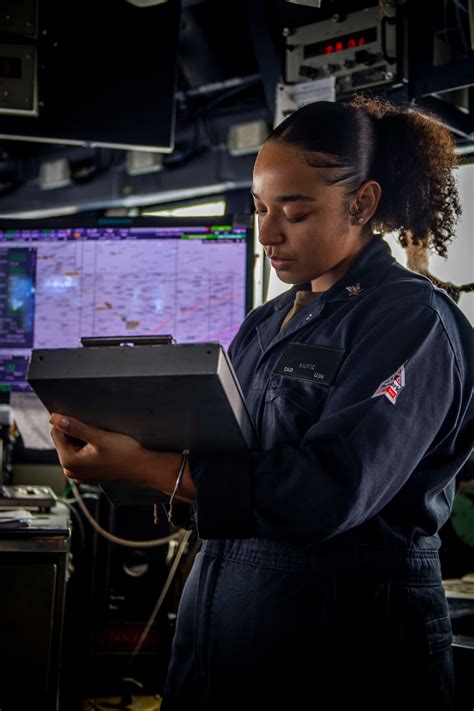 DVIDS - Images - USS Hopper (DDG 70) Sailors Navigate in the Pacific ...