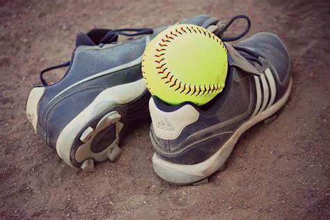 Best Softball Cleats - Top Rated Softball Cleats For 2022