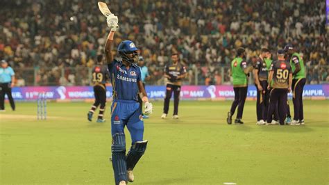 Hardik Pandya hits the fastest fifty of IPL 2019 in just 17 balls ...