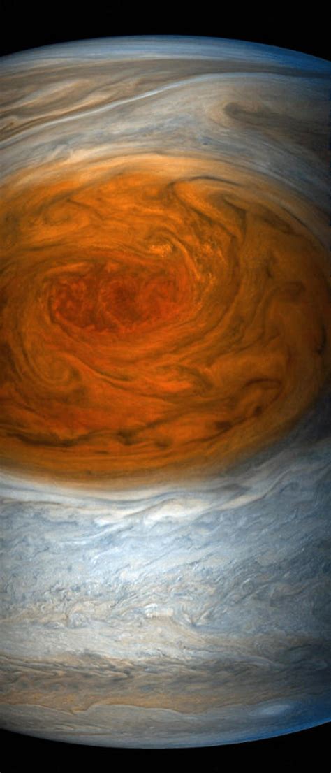 Jupiter's Great Red Spot seen in new photos from Juno flyby - CBS News