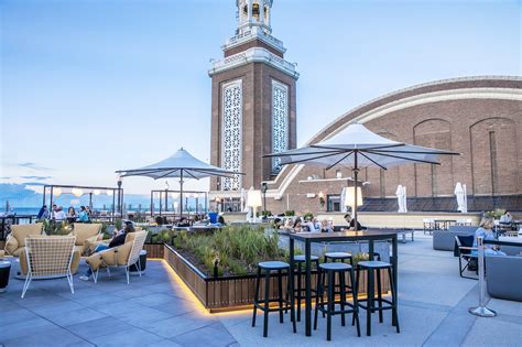 Offshore Chicago : The Nation's Largest Rooftop Venue - Chicago's Navy Pier