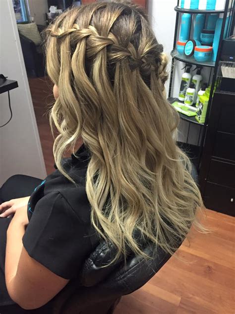 A simple waterfall braid with a rose... - Indiblu Coral Bay