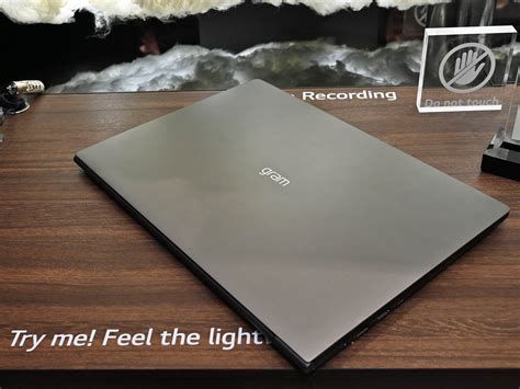 Hands-on with LG's absurdly light 17-inch gram laptop with a 16:10 ...