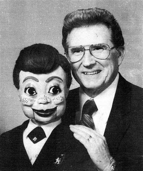 30 Old and Unsettling Photographs of Ventriloquist Dummies - Flashbak