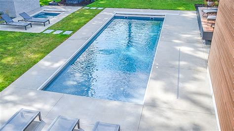 The Freedom with Splash Pad - fiberglass swimming pool - Imagine Pools