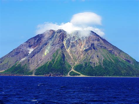 Giant lava dome discovered growing inside Japanese supervolcano that could release 40 cubic ...