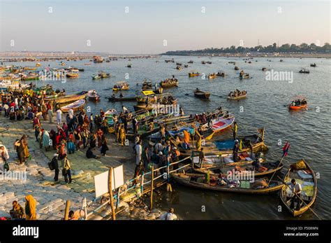 Ganga snan hi-res stock photography and images - Alamy