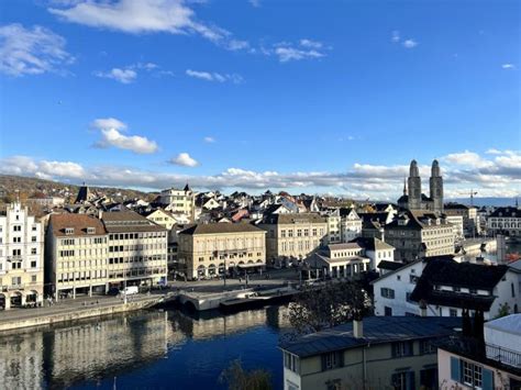 Lindenhof Zurich: History, Highlights, Viewpoint - SwitzerLanding