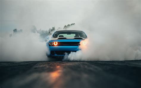 Download 2019 Dodge Challenger Srt Hellcat Redeye Burnout Wallpaper ...