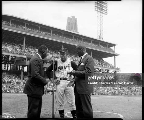 768 Roberto Clemente Award Stock Photos, High-Res Pictures, and Images - Getty Images