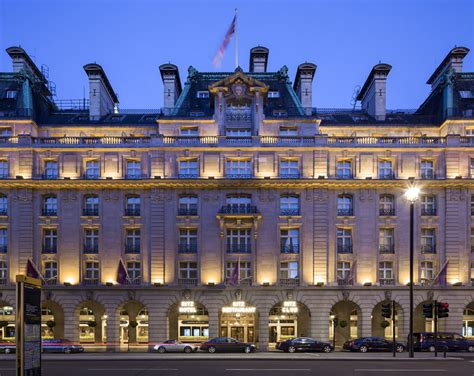 L’hôtel Ritz à Londres acheté par le beau-frère de l’émir du Qatar – Noblesse & Royautés