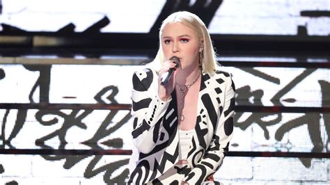 Watch The Voice Highlight: Chloe Kohanski: "Thank You" - NBC.com