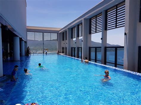 Four Points by Sheraton Danang Pool Pictures & Reviews - Tripadvisor