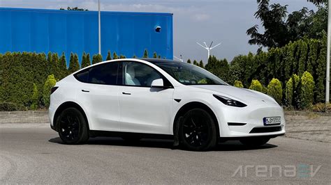 Tesla Model Y Long Range 2023 review - ArenaEV