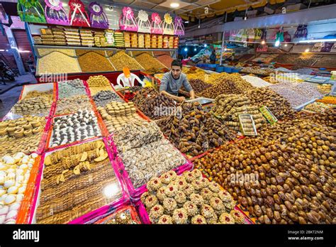 Taroudant souk hi-res stock photography and images - Alamy