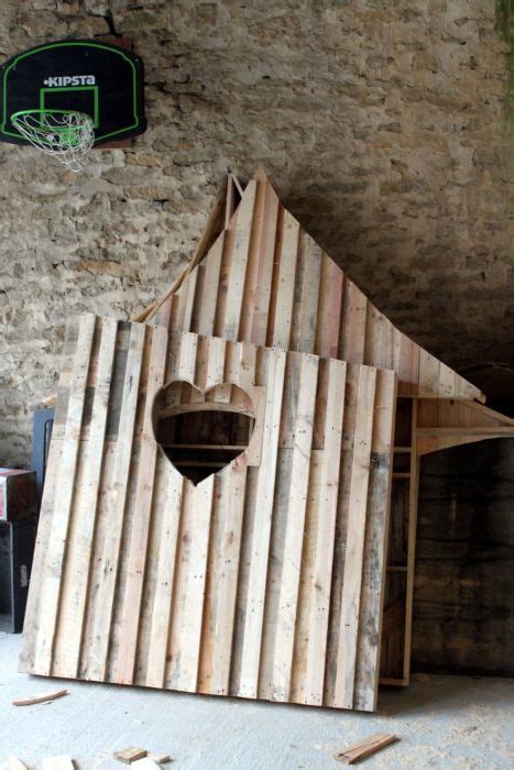 Old Wooden Pallets Get Turned Into A Castle For A Princess (15 pics)