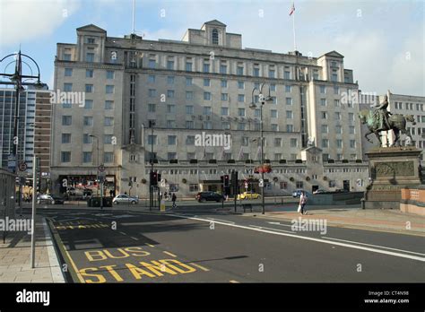 the queens hotel Leeds city center Stock Photo - Alamy