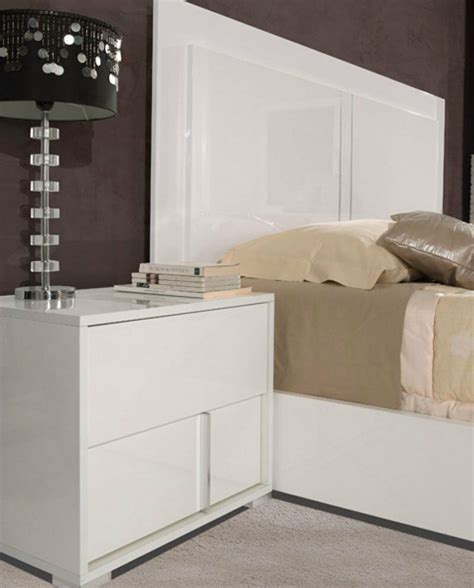 Contemporary White Lacquer Bedroom Furniture - 5pcs King Platform Bed Set IVAQ - Bedroom Sets