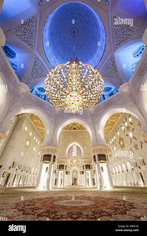 Inside the Sheikh Zayed Grand Mosque, Abu Dhabi, UAE Stock Photo - Alamy