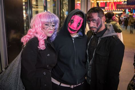 Photos: The most interesting Halloween costumes seen in Times Square, New York City - ABC7 Chicago