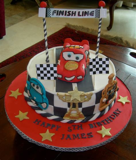 -: LIGHTNING MCQUEEN CAKE