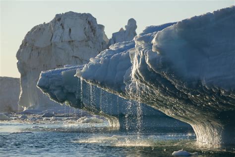 Greenland's ice caps grew during previous periods of warming