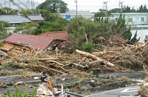 Deadly typhoon strikes Japan - Photo 11 - Pictures - CBS News