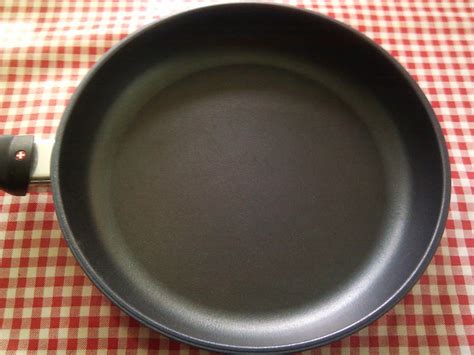 This Is How Teflon Is Coated On Utensils To Make Non-Stick C