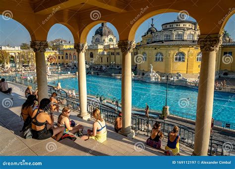 Budapest, Hungary - Szechenyi Thermal Bath Editorial Photography - Image of people, outdoor ...