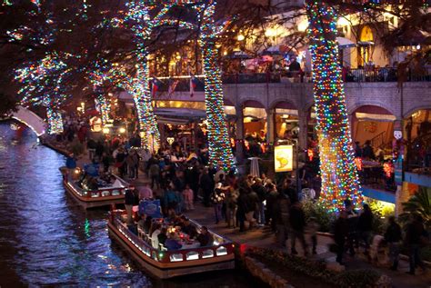 Christmas Light San Antonio Riverwalk | Ruivadelow