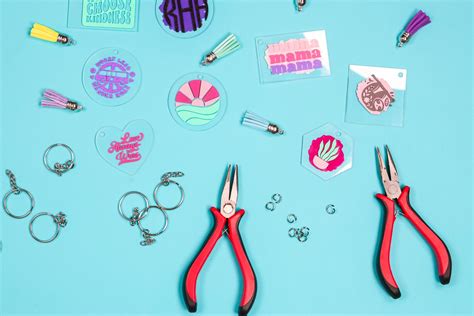 Cricut Keychains: Your Ultimate DIY Guide - Angie Holden The Country ...