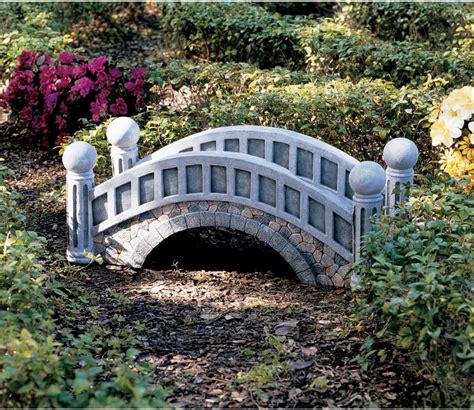 Amazon.com: Decorative British Bridge Garden Pond Outdoor Decor: Home & Kitchen