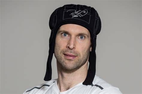 Arsenal fans can get the Petr Cech look with hilarious knitted version ...